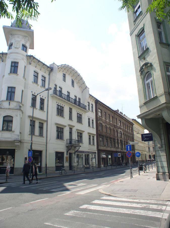 Jazzy Apartment Tour As Ljubljana Exterior photo